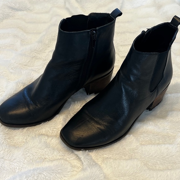 Lucky Brand Women's Lk-maiken Ankle Boot - Picture 2 of 4
